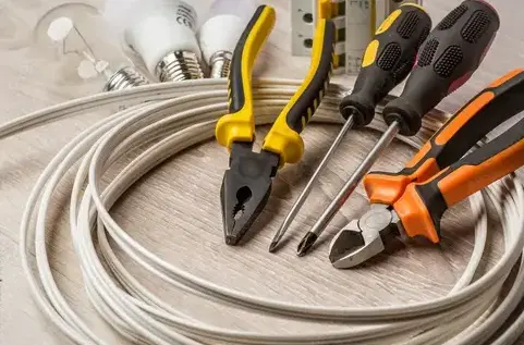 installateur électrique Bréhan-2